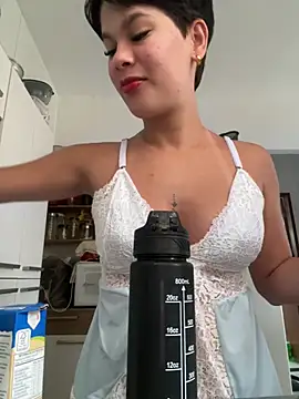 Snapshot of LissPerolaa chatting on July 2, 10:54 am LissPerolaa online show from July 2, 10:54 am