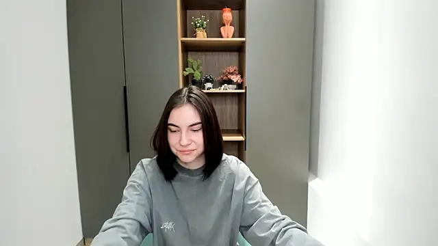 FelicaCarignan online show from February 12, 11:38 am