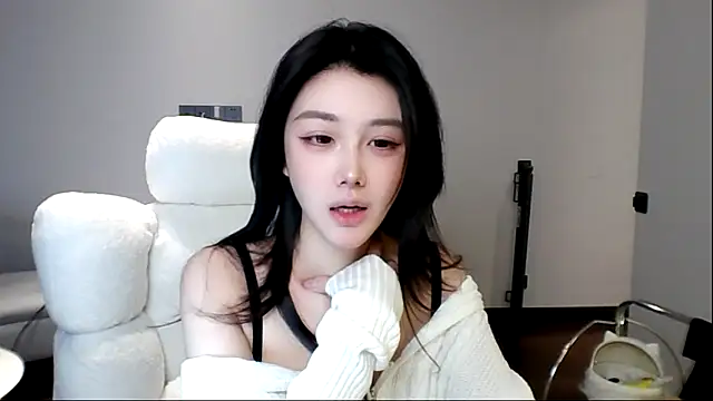 MedeLineayr online show from March 27, 5:45 pm