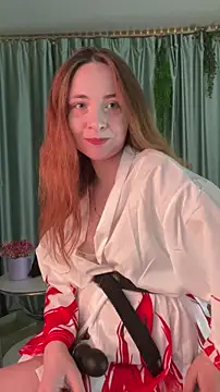 Snapshot of PearDream chatting on February 13, 10:17 pm PearDream online show from February 13, 10:17 pm