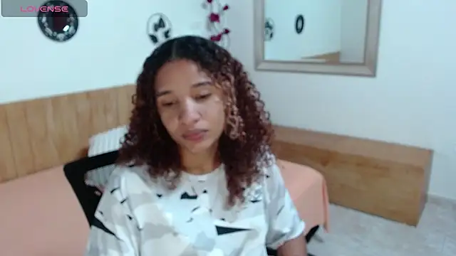 Alice Grinnerk online show from April 2, 1:53 pm