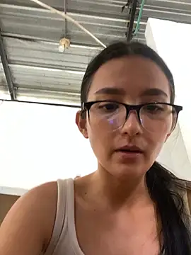 Snapshot of cristal_gomez09 chatting on April 6, 7:15 pm cristal gomez09 online show from April 6, 7:15 pm