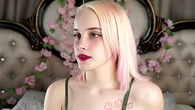 KirstinMcgeady online show from April 3, 11:08 am