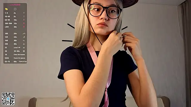 BeatrisRosel online show from March 18, 6:33 pm