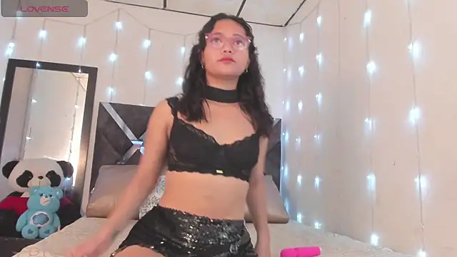 Snapshot of Mariana_toress chatting on February 14, 12:57 pm Mariana toress online show from February 14, 12:57 pm