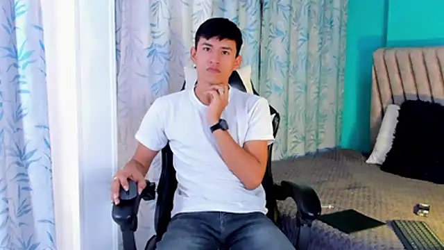 NicolasTorrez online show from February 27, 8:53 pm