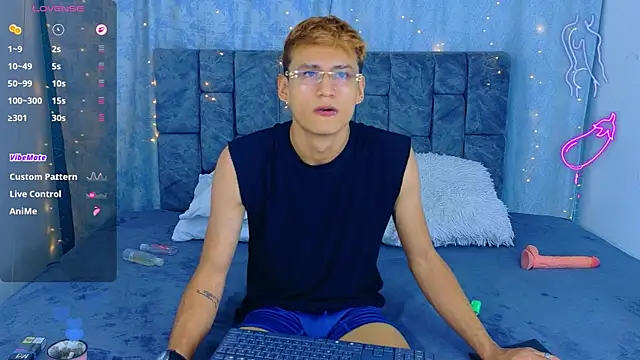 NicolasTorrez online show from April 28, 2:27 am