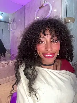 Snapshot of Tamia_25 chatting on May 14, 8:37 pm Tamia 25 online show from May 14, 8:37 pm