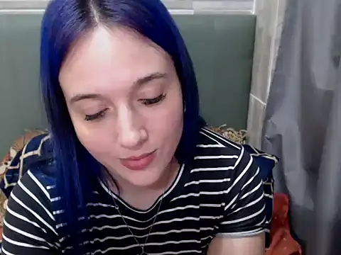 Snapshot of AZULFOX69 chatting on April 26, 6:27 pm AZULFOX69 online show from April 26, 6:27 pm