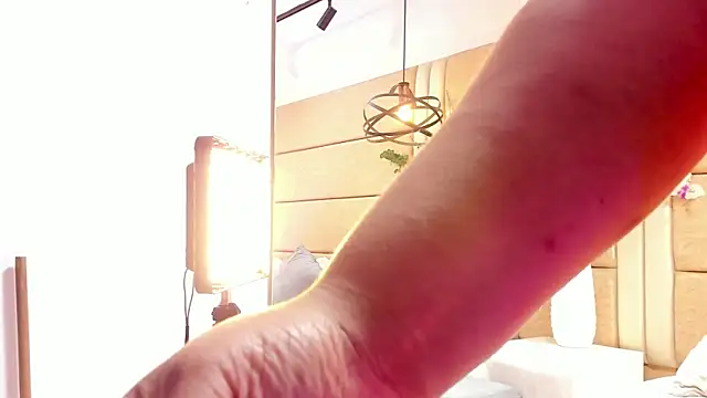 VanessaLanz online show from May 4, 12:23 pm