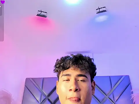 Snapshot of Bastixvontade chatting on March 18, 11:08 pm Bastixvontade online show from March 18, 11:08 pm