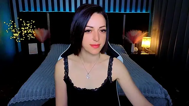 Daloras lin online show from May 12, 6:49 pm