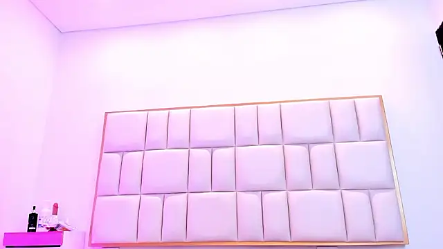 Violetta-foxx online show from March 4, 7:42 pm