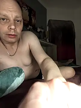 Snapshot of XXEricX chatting on February 16, 12:29 am XXEricX online show from February 16, 12:29 am