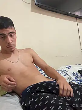 Gabrielzz00 online show from February 12, 2:56 pm