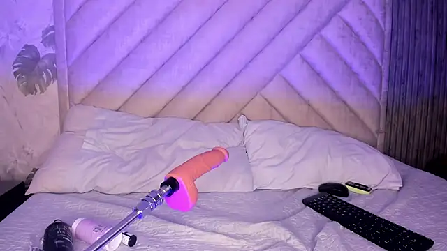 Snapshot of SarahRizof chatting on March 15, 5:02 am SarahRizof online show from March 15, 5:02 am