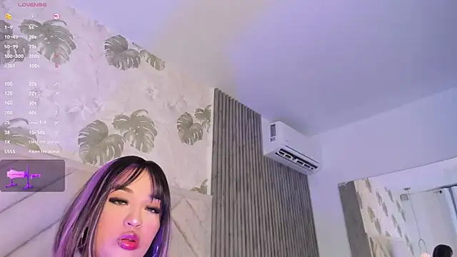 Snapshot of SarahRizof chatting on March 25, 5:46 am SarahRizof online show from March 25, 5:46 am