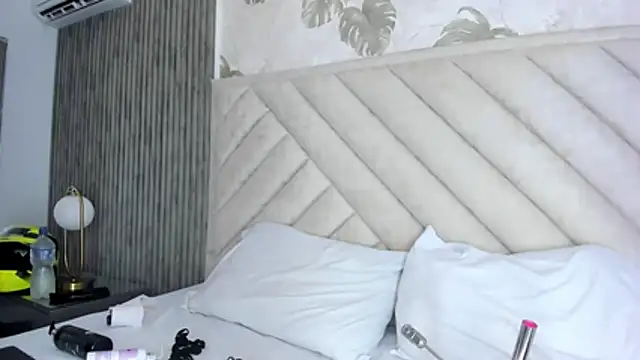 Snapshot of SarahRizof chatting on March 28, 5:07 am SarahRizof online show from March 28, 5:07 am