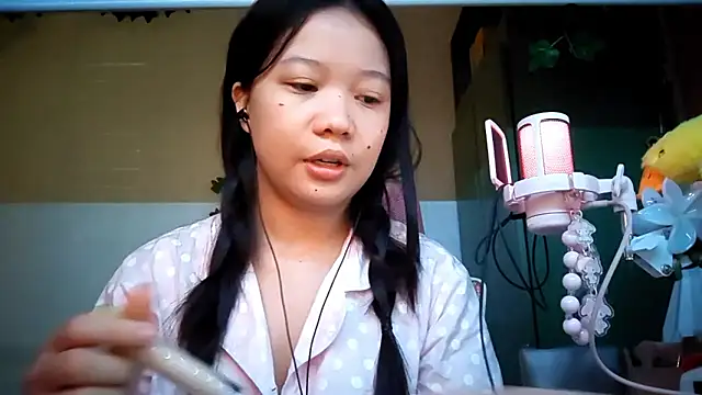 DebbiRexwinkle online show from February 19, 6:09 am