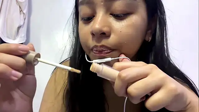 LinnieTieu online show from February 16, 3:24 am