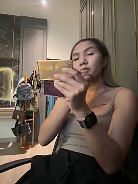 Alittleasaingirl online show from May 19, 4:52 am