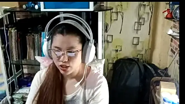 TennieReichow online show from March 25, 12:11 pm