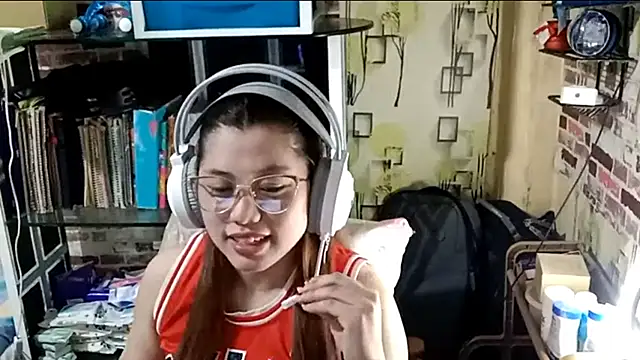 TennieReichow online show from March 26, 11:05 am