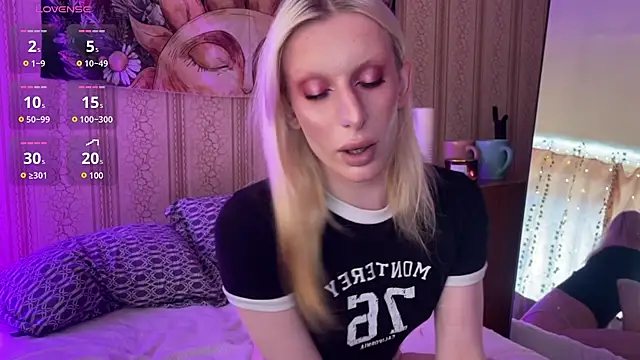 LexieWintour online show from February 14, 11:29 am