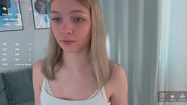 Snapshot of CynthiaaStone chatting on April 2, 8:12 am CynthiaaStone online show from April 2, 8:12 am