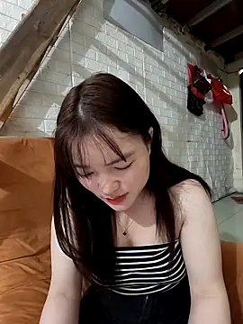 lethi0099 online show from April 3, 7:06 am