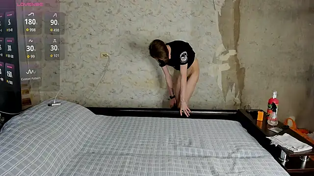 Snapshot of Erick_Wilson chatting on June 24, 12:26 pm Erick Wilson online show from June 24, 12:26 pm