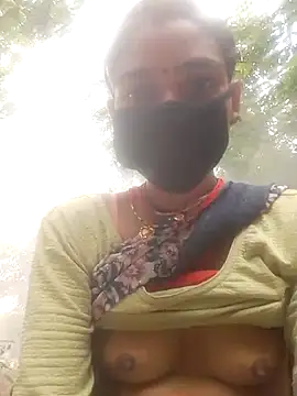 Snapshot of Seenu---Thakur chatting on July 14, 7:24 am Seenu---Thakur online show from July 14, 7:24 am