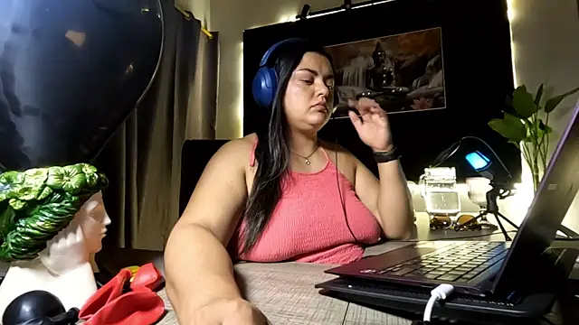 AzaraOnyx online show from June 6, 3:06 pm