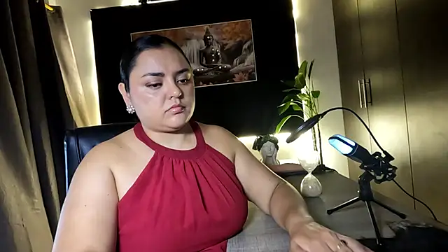AzaraOnyx online show from July 1, 2:29 pm