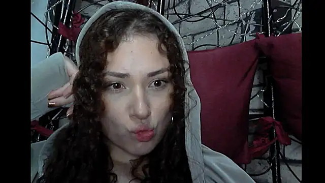 Snapshot of angelaliceme chatting on February 18, 4:03 pm angelaliceme online show from February 18, 4:03 pm