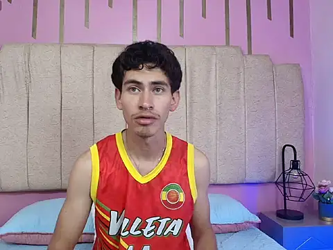 Snapshot of skinny_jean_ chatting on March 2, 8:04 pm skinny jean online show from March 2, 8:04 pm