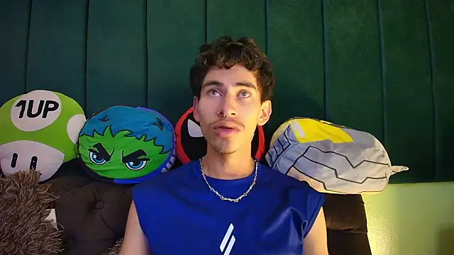 Snapshot of skinny_jean_ chatting on March 7, 2:25 pm skinny jean online show from March 7, 2:25 pm