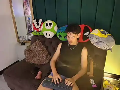 Snapshot of skinny_jean_ chatting on March 14, 9:31 pm skinny jean online show from March 14, 9:31 pm