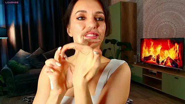 Snapshot of Shanita_moon chatting on March 11, 5:41 pm Shanita moon online show from March 11, 5:41 pm