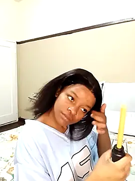 Snapshot of KinkyPxx chatting on February 14, 4:37 pm KinkyPxx online show from February 14, 4:37 pm