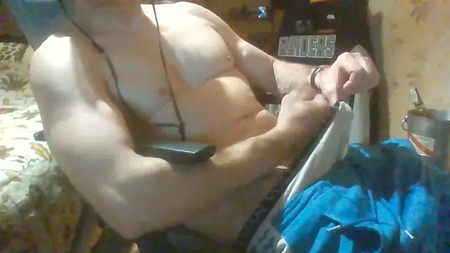 Snapshot of ALEXAND77777 chatting on February 20, 6:19 pm ALEXAND77777 online show from February 20, 6:19 pm