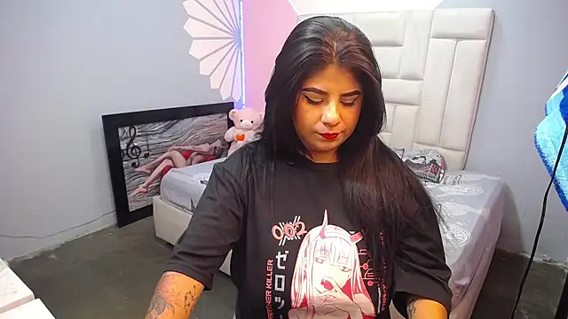 Snapshot of crazy_grils2 chatting on February 20, 5:15 am crazy grils2 online show from February 20, 5:15 am