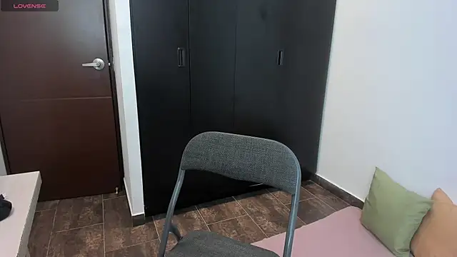 love kriss online show from May 13, 7:00 pm
