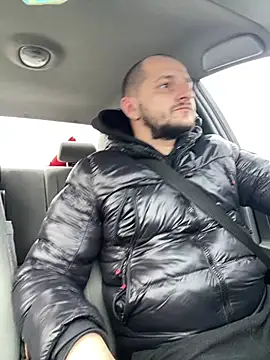 Snapshot of Virt_man chatting on February 13, 1:51 pm Virt man online show from February 13, 1:51 pm