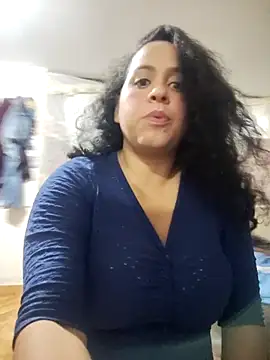 Dulceslolas online show from February 12, 6:36 pm