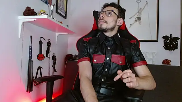 Thom sam  online show from March 25, 12:49 am