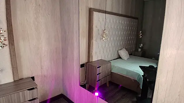 Snapshot of Anya_Volker chatting on March 12, 12:33 pm Anya Volker online show from March 12, 12:33 pm