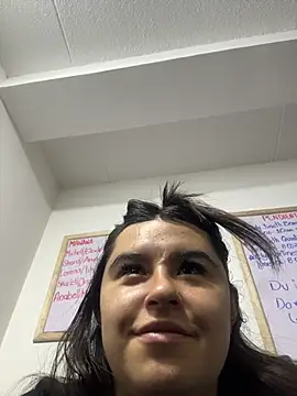 Snapshot of Anya_Volker chatting on April 6, 11:33 am Anya Volker online show from April 6, 11:33 am