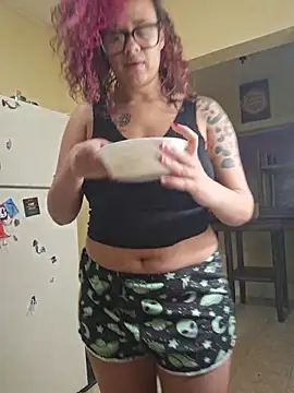 Snapshot of VelvetVixen_735 chatting on March 4, 11:38 am VelvetVixen 735 online show from March 4, 11:38 am