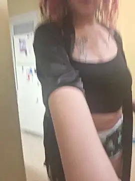 Snapshot of VelvetVixen_735 chatting on March 14, 9:04 am VelvetVixen 735 online show from March 14, 9:04 am